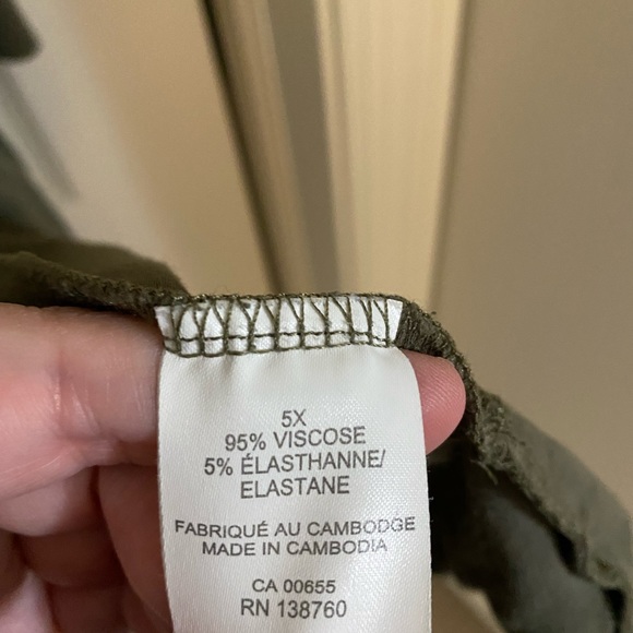 Lightweight Pale Green Cardigan - Picture 3 of 3